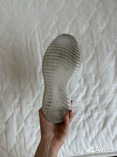 Кроссовки женские