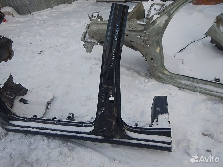 Панель боковая кузова/стойка левая Renault Clio