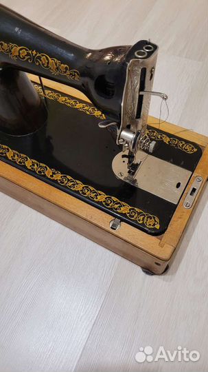 Швейная машина 