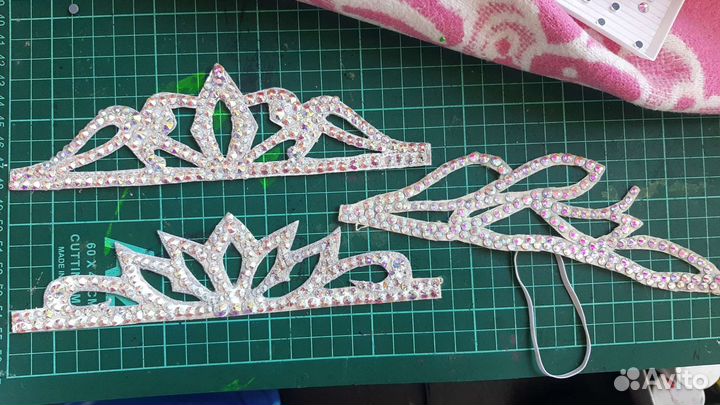 Украшение на пучок гимнастки