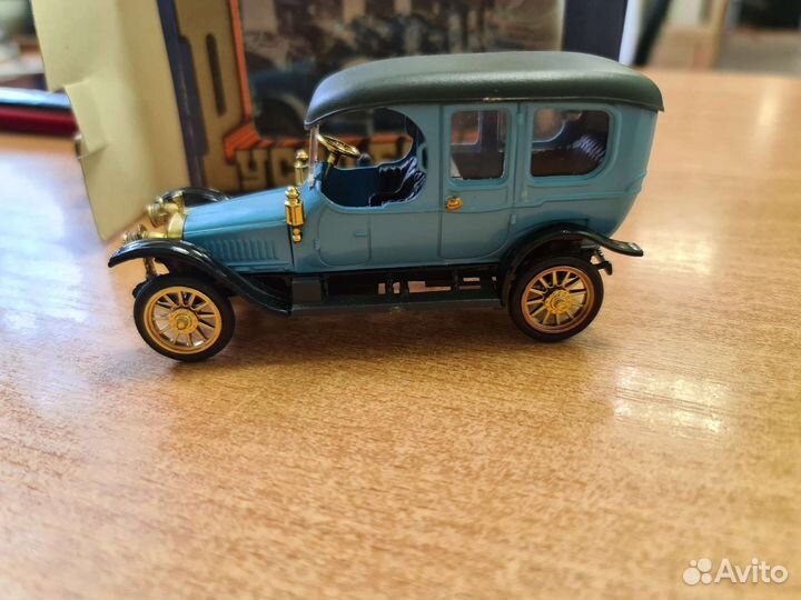 Модель СССР 1:43.Руссо Балт 