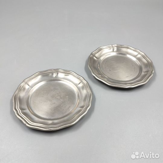 Два блюдца олово