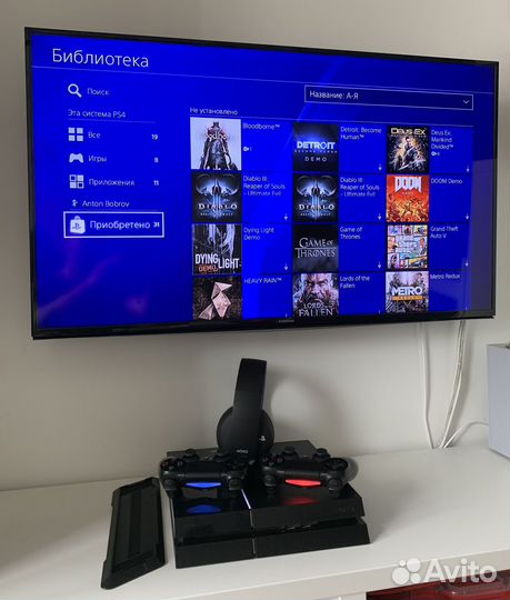 Sony Playstation 4 (PS4) + 2 джойстика + 30 игр