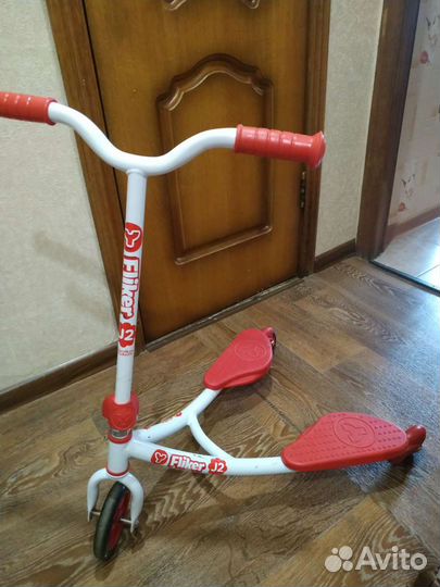 Самокат инерционный yvolution