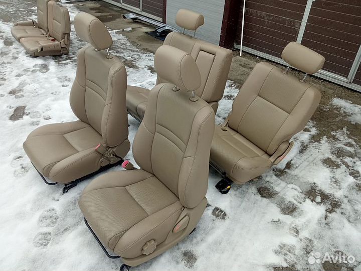 Обшивка двери задней левой Mitsubishi L200