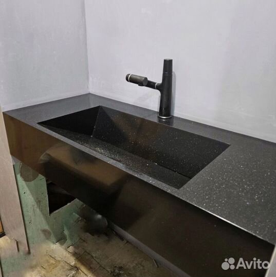 Столешница с раковиной для ванной