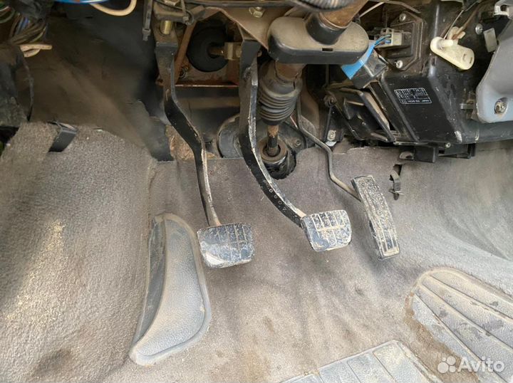 Педали Nissan Sunny B11