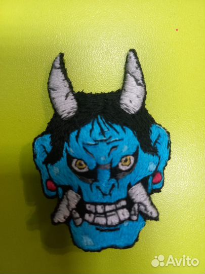 Значки (вышитые значки ручной работы)