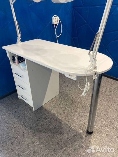 Маникюрный стол складной бу