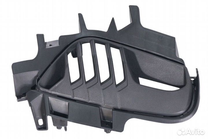 Крепление указателя поворота прав в бампер Kia K5