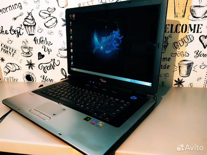 Siemens Fujitsu Amilo M3438G - 17 Дюймов \ Pentium