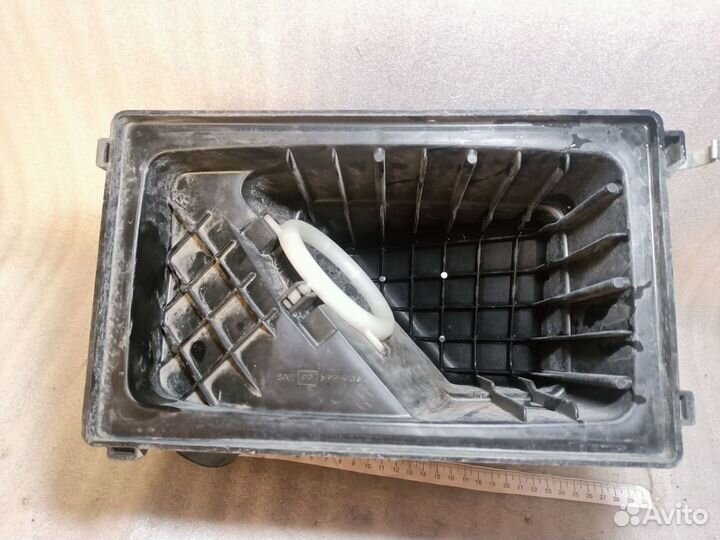 Nissan X-Trail T30 - Корпус Воздушного Фильтра Б/У