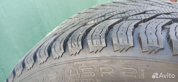 Диски 9.5Jx21EH2+49 с Nokian R3 SUV 275/45/21