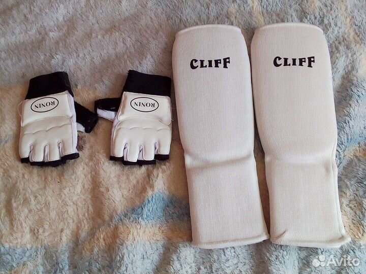 Кимоно для каратэ детское,ещё в подарок шоколадка