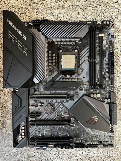 Intel Core i7 8700k + Asus Maximus XI Apex + 16Gb