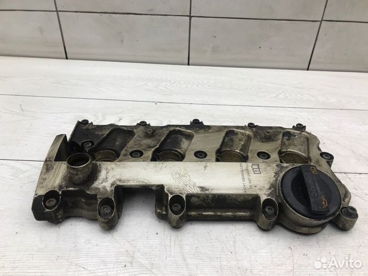 Клапанная крышка левая Audi Q7 4L BAR 2006