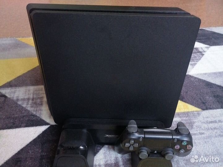 Плейстейшен 4 slim