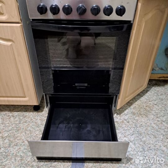 Электрическая плита Indesit IS5V4PHX/RU