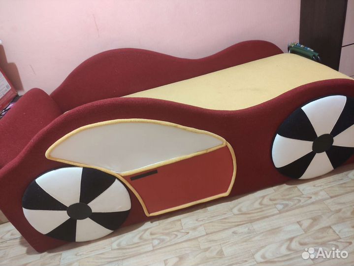 Кровать машина