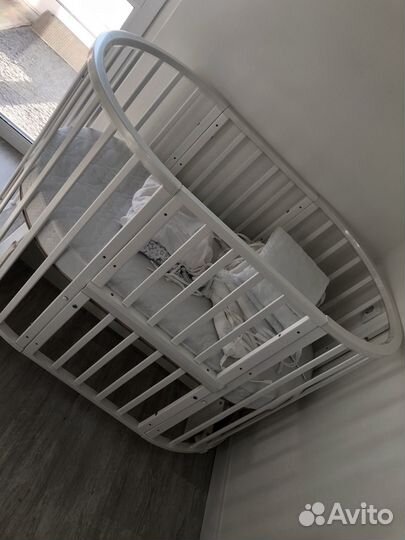 Кроватка трансформер с маятником