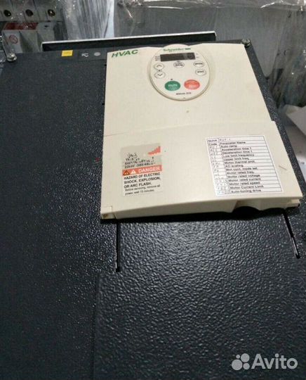 Преобразователь Schneider Electric ATV212HD22N4