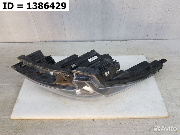 Фара правая Kia Rio