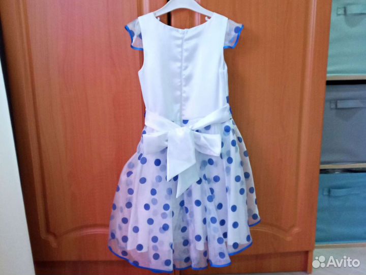 Платье для девочки, красивое. 128