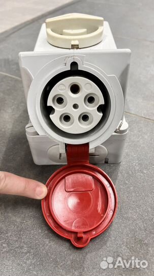 Розетка настенная CCEform 32A-6h 220-380v