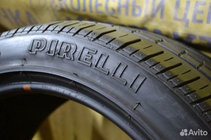 Pirelli P Zero Rosso 235/45 R19
