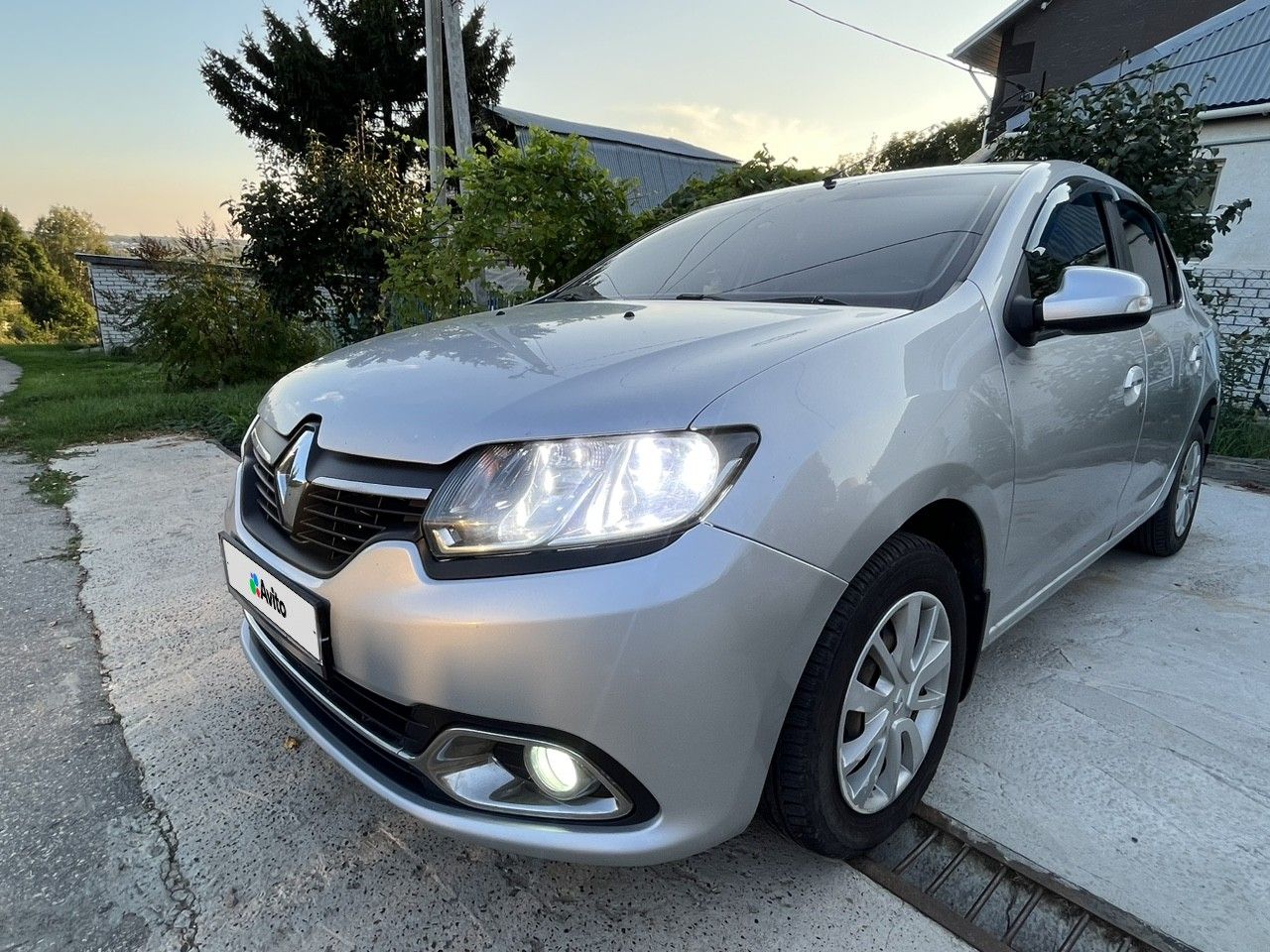 Renault Logan: фото владельца