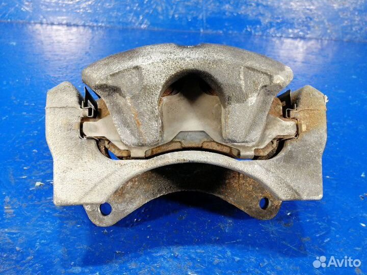 Суппорт передний левый Mitsubishi Outlander GF 2.0