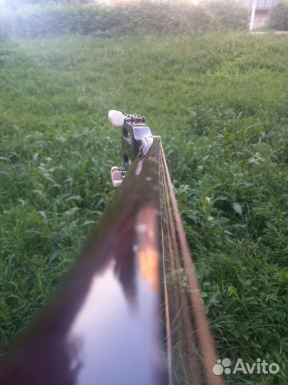 Акустическая гитара