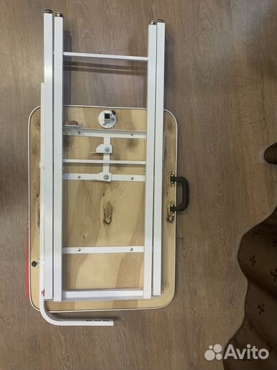 Стол для груминга (отклеилось покрытие)