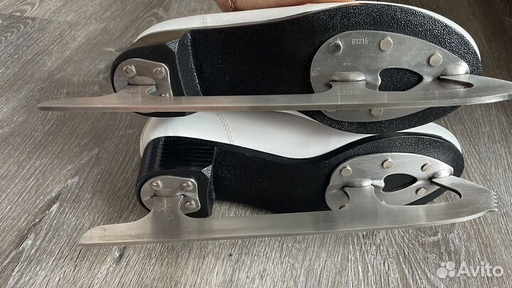 Коньки женские 37/38