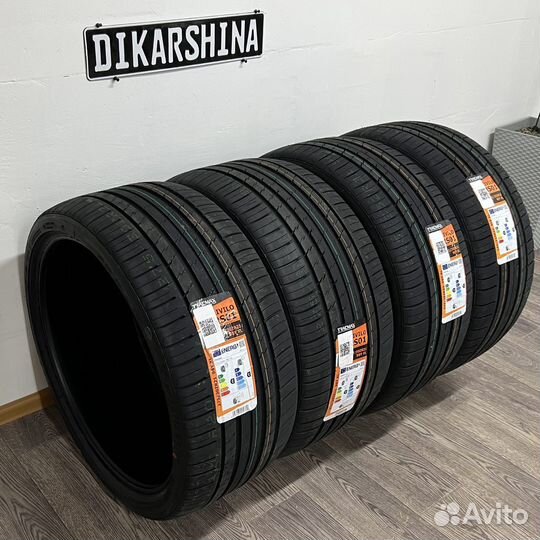 Tracmax X-Privilo RS01+ 245/35 R21 и 275/30 R21 96Y