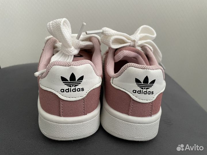 Кроссовки для девочки