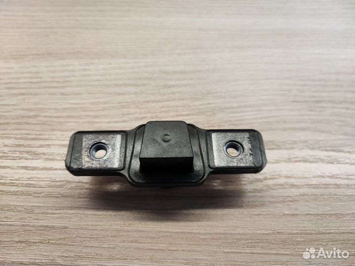 Фиксатор двери задний левый LADA Largus