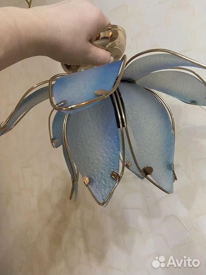 Продам люстру