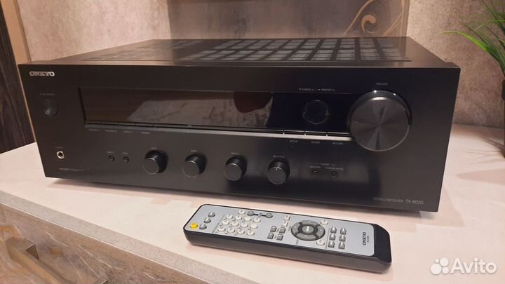 Стерео ресивер усилитель Onkyo TX-8020