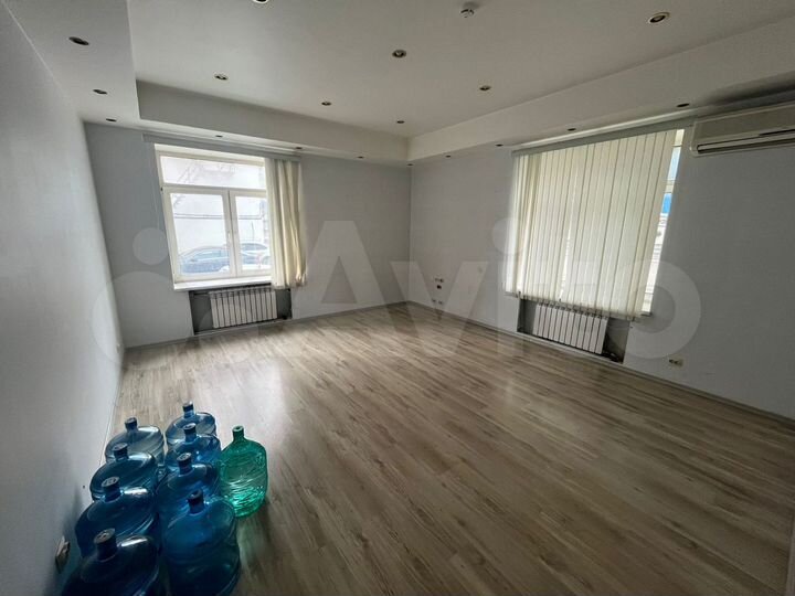 Офис, Склад (+юр адрес) 67.7 м²