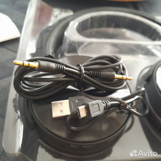 Наушники беспроводные Триколор