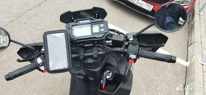 Скутер Tank 150