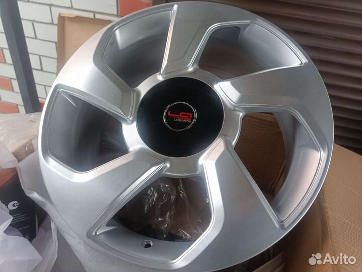 Литьё Legeartis новое R-18 (5х105) 4 шт