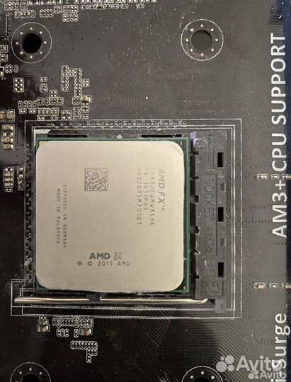 Материнская плата с процессором и памятью