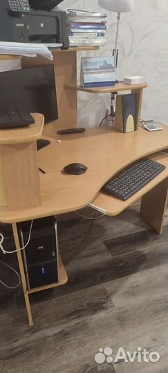Компьютерный стол