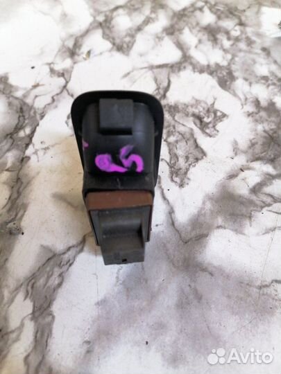 Кнопка открывания багажника передняя правая Audi