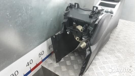 Подлокотник центральный nissan qashqai J11 (DEA17I