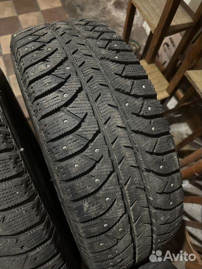 Bridgestone Ice Cruiser 7000S 215/65 R16