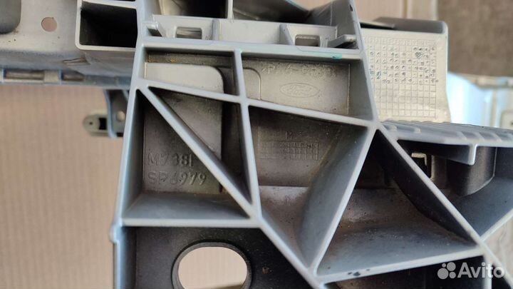 Панель передняя (телевизор) Ford Kuga 2