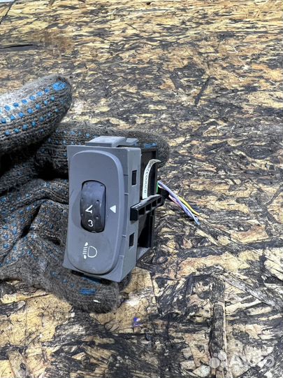 Кнопка корректора фар Рено Лагуна 2